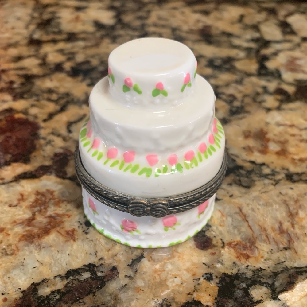 Miniature Porcelain Wedding Cake Trinket Box